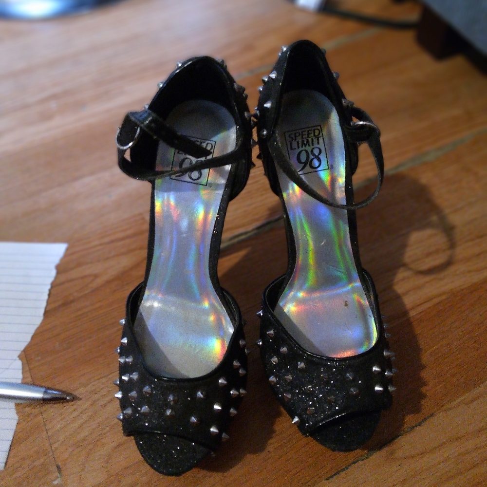 Heels - Picture 3 of 3